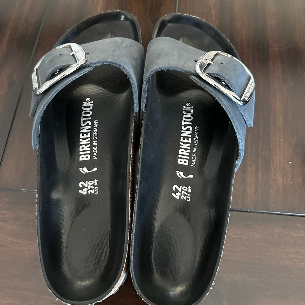 Madrid Big Buckle. Only worn a few times. Almost new condition.